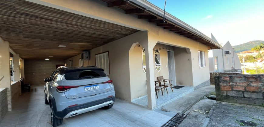 Casa à venda – Centro Gravatal