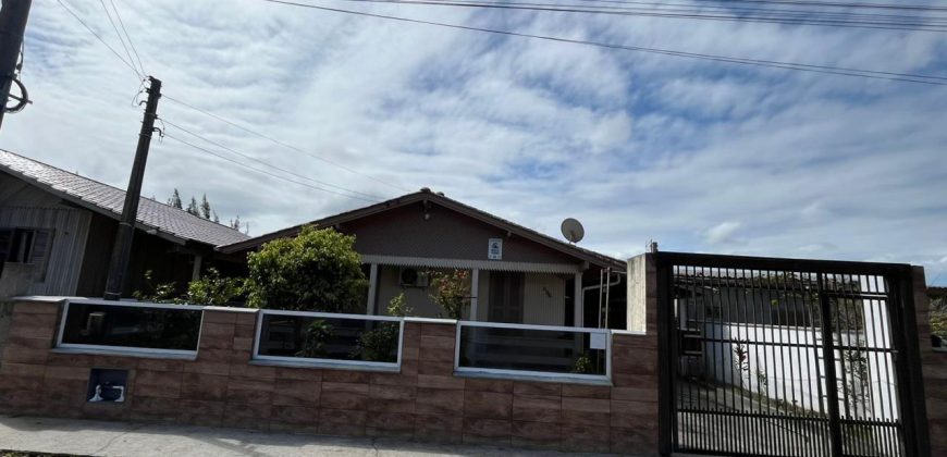 Casa à Venda  – Praia do Camacho