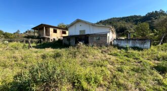 Terreno Amplo com Casa de Madeira – Gravatal