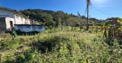 Terreno Amplo com Casa de Madeira – Gravatal