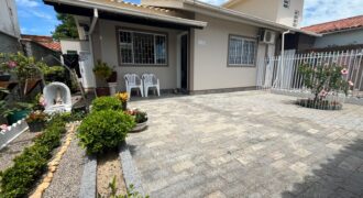 Casa à venda em Capivari de Baixo