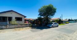 Casa  de madeira antiga a venda – Capivari de baixo