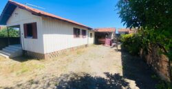 Casa  de madeira antiga a venda – Capivari de baixo