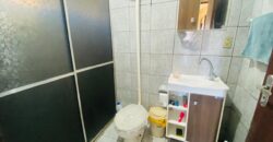 Casa  de madeira antiga a venda – Capivari de baixo