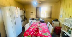 Casa  de madeira antiga a venda – Capivari de baixo