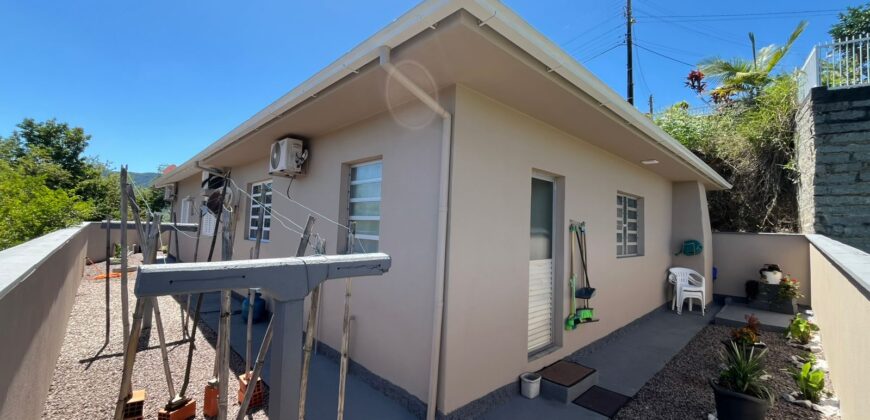 Casa à venda no Centro de Gravatal/SC