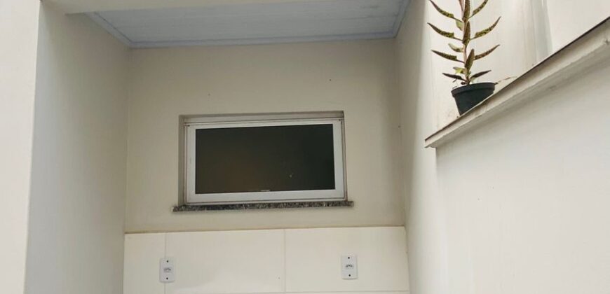 Casa tipo sobrado á venda em Capivari de Baixo – SC