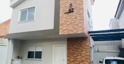 Casa tipo sobrado á venda em Capivari de Baixo – SC