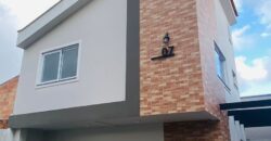 Casa tipo sobrado á venda em Capivari de Baixo – SC