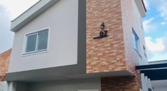 Casa tipo sobrado á venda em Capivari de Baixo – SC