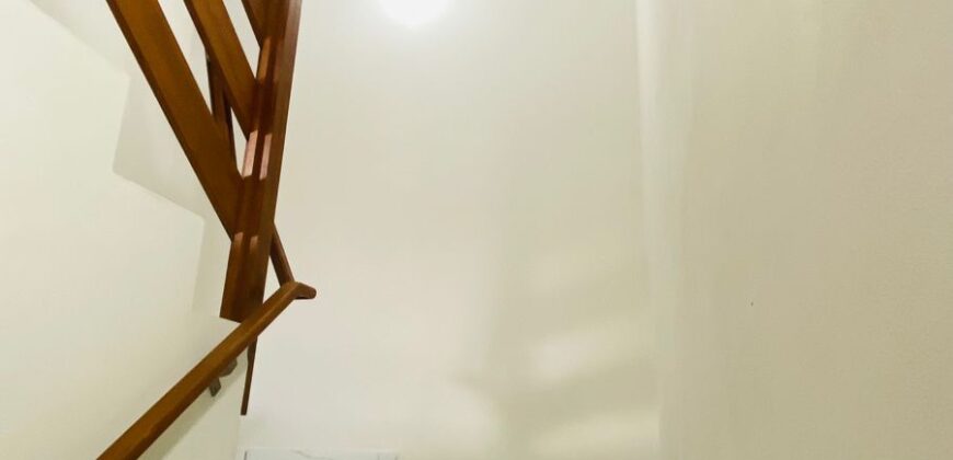 Casa tipo sobrado á venda em Capivari de Baixo – SC