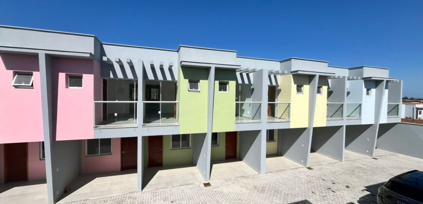 Sobrado Geminado à Venda em Pescaria Brava