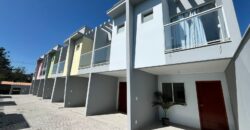 Sobrado Geminado à Venda em Pescaria Brava