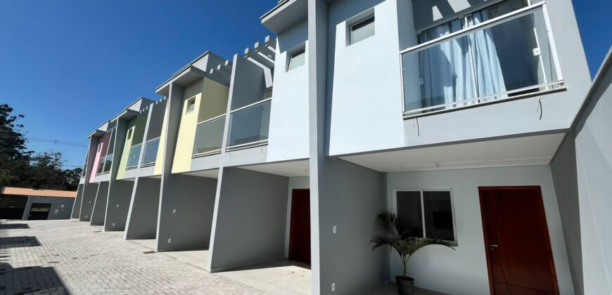 Sobrado Geminado à Venda em Pescaria Brava