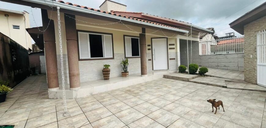 Casa à venda em Capivari de Baixo