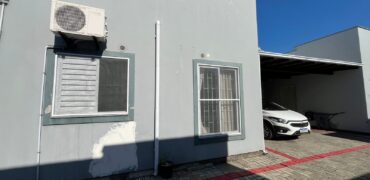 Casa Geminada à venda em Oficinas, Tubarão/SC