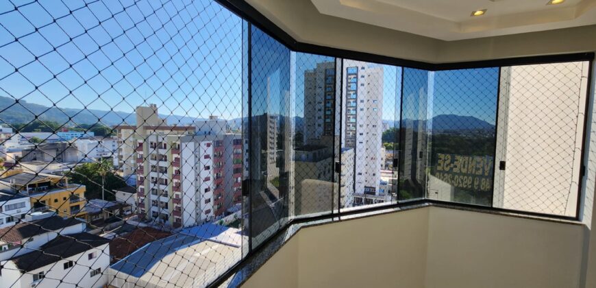 Apartamento à venda no Centro de Tubarão